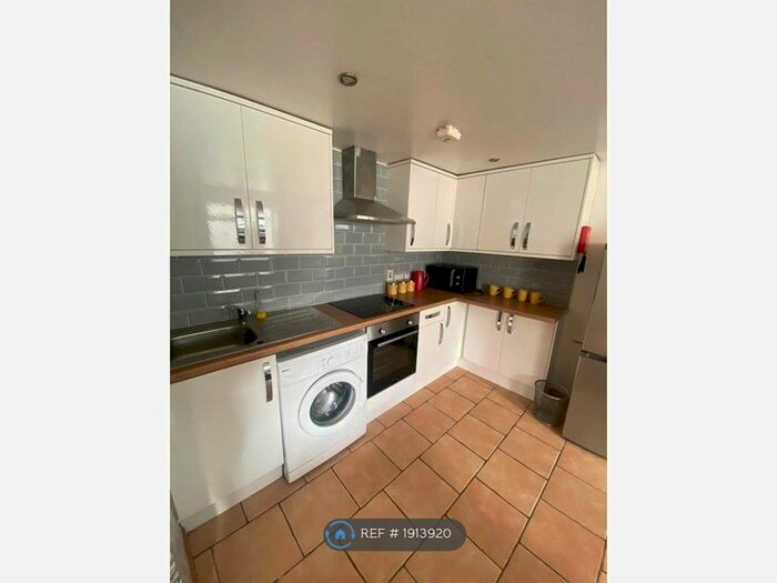 1 Bedroom Detached House To Rent In Whitchurch Road, Cardiff, CF14