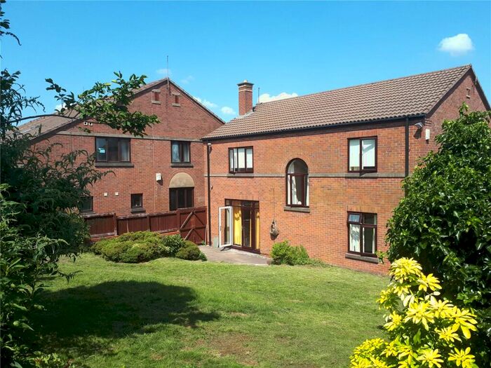 5 Bedroom Detached House To Rent In Macclesfield, SK11