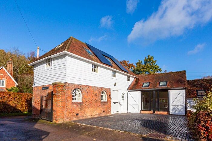 3 Bedroom Property To Rent In Puttenden Road, Shipbourne, TN11