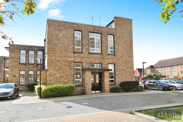 1 Bedroom Flat To Rent In Pollards Close, Rochford, SS4