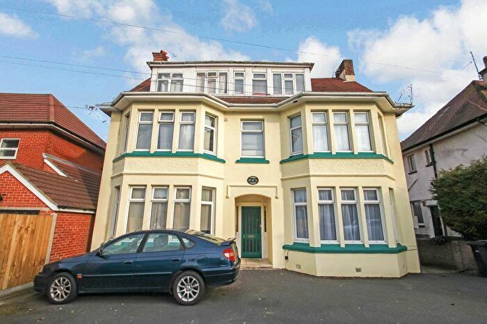 1 Bedroom Flat To Rent In Queens Park Gardens, Bournemouth, BH8