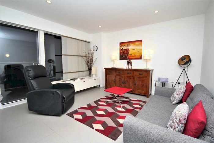 2 Bedroom Flat To Rent In Pear Tree Street, London, EC1V