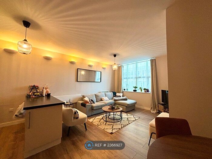 2 Bedroom Flat To Rent In The Atrium, Leicester, LE1