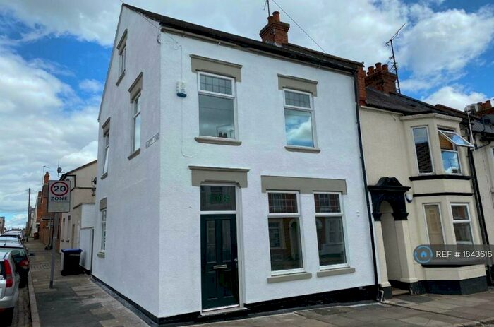 3 Bedroom End Of Terrace House To Rent In Whitworth Road, Northampton, NN1