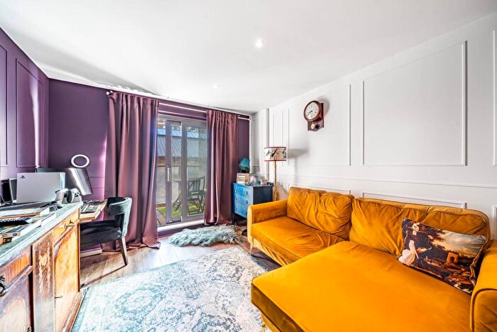 1 Bedroom Flat For Sale In East Carriage House, Woolwich, London, SE18