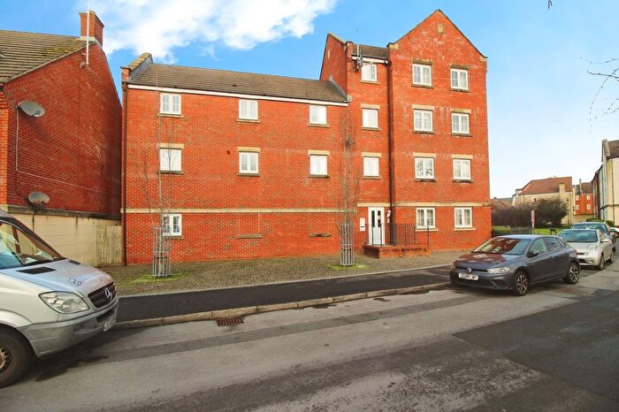 2 Bedroom Flat To Rent In Havisham Drive, Swindon, SN25