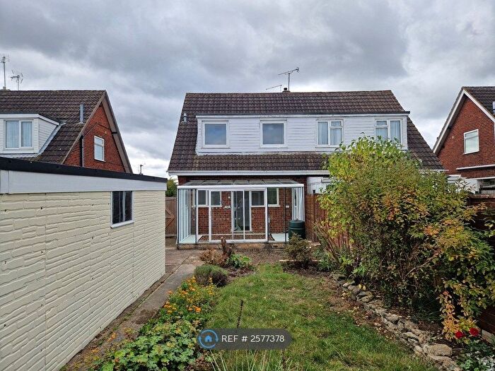 3 Bedroom Semi-Detached House To Rent In Fairoaks Drive, Raunds, Wellingborough, NN9