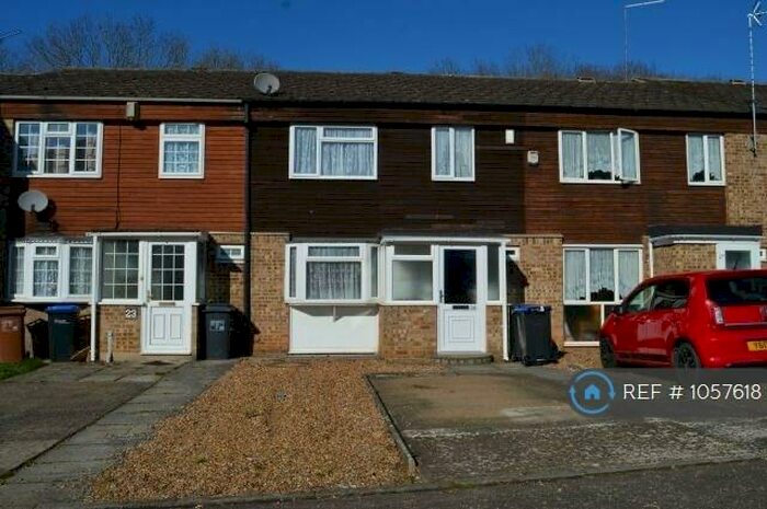 3 Bedroom Terraced House To Rent In Poppyfield Court, Northampton, NN3