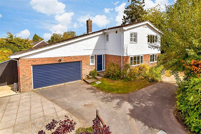 4 Bedroom Detached House For Sale In Forson Close, Tenterden, Kent, TN30