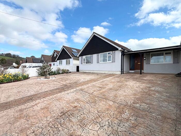 3 Bedroom Bungalow For Sale In The Roundway, Kingskerswell, TQ12