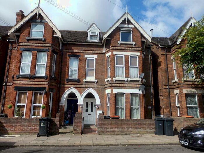 1 Bedroom Apartment To Rent In Spenser Road, Bedford, MK40