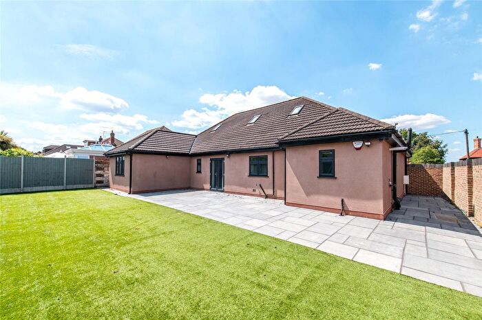 4 Bedroom Bungalow For Sale In Singlewell Road, Gravesend, Kent, DA11