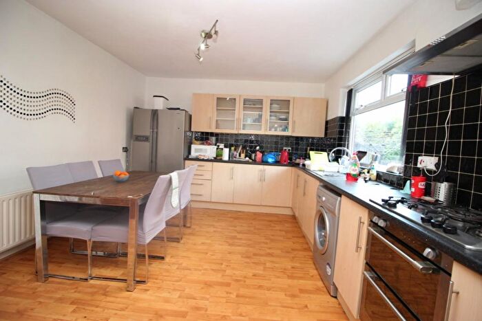 5 Bedroom Terraced House To Rent In Park View Grove, Leeds, West Yorkshire, LS4