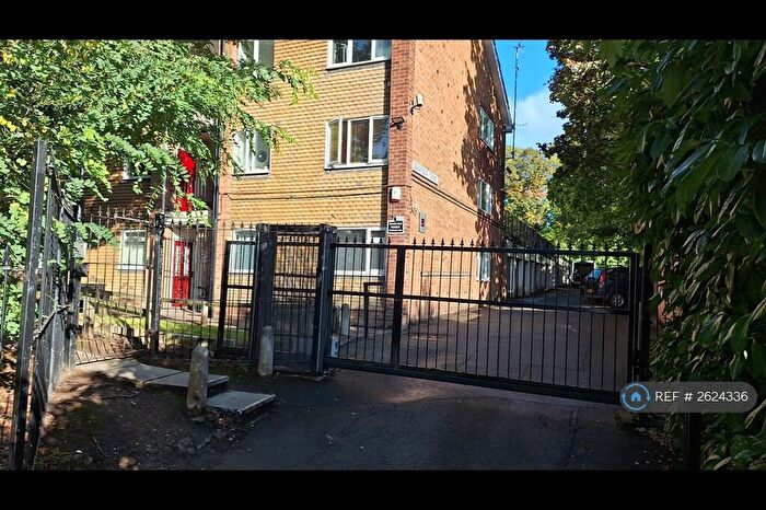 2 Bedroom Flat To Rent In Mapperley Park, Nottingham, NG3