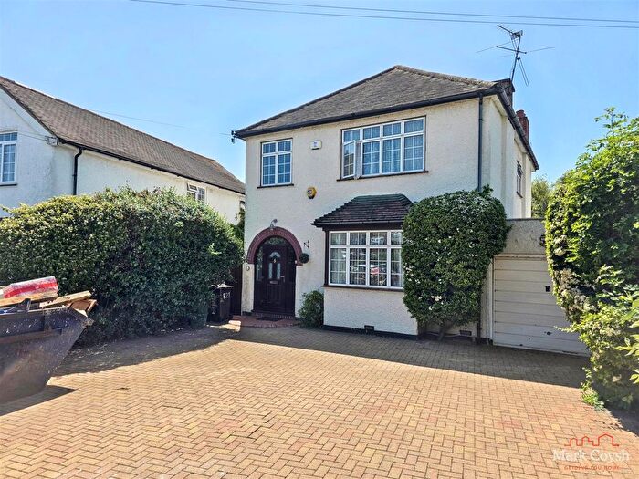 4 Bedroom Detached House For Sale In Chessington Road, Epsom, KT19