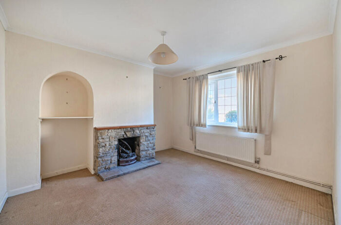 3 Bedroom Terraced House For Sale In Throop Road, Templecombe, Somerset, BA8