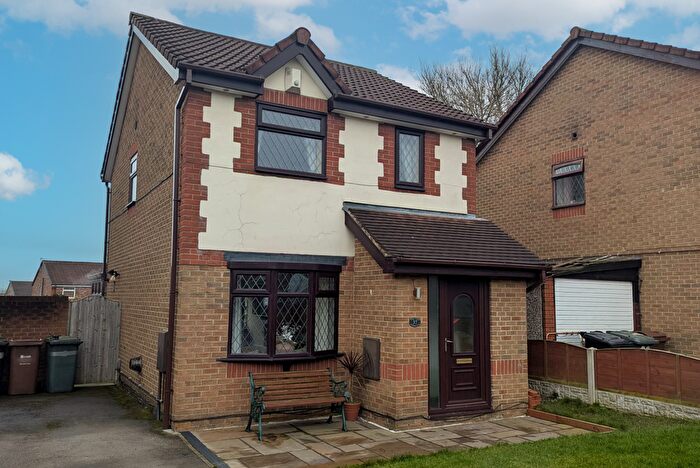 3 Bedroom Detached House For Sale In Shelldrake Drive, Leeds, LS10