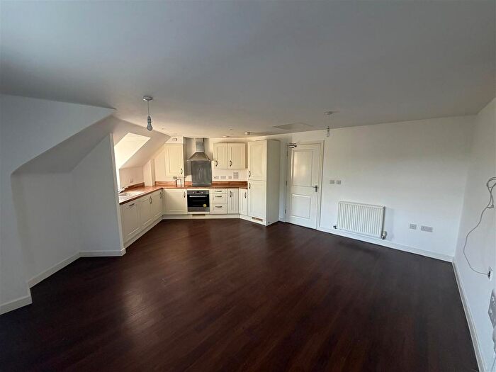 2 Bedroom Property To Rent In Wells View Drive, Bromley, BR2