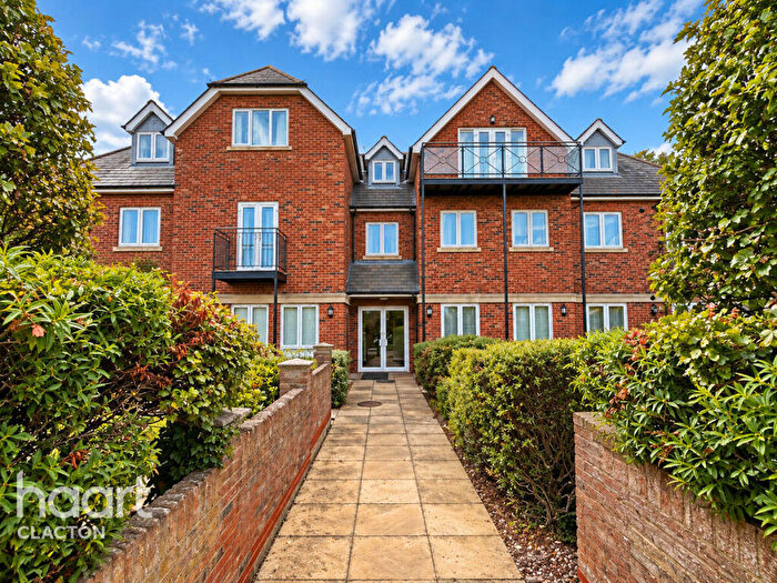2 Bedroom Apartment For Sale In Naze Park Road, Walton On The Naze, CO14