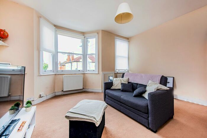 1 Bedroom Flat To Rent In Atheldene Road, London, SW18