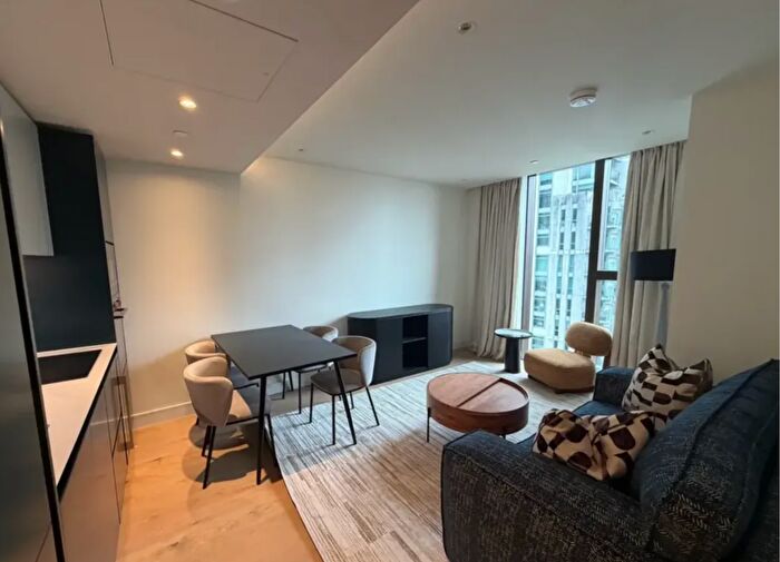 2 Bedroom Flat To Rent In Marsh Wall, London, E14