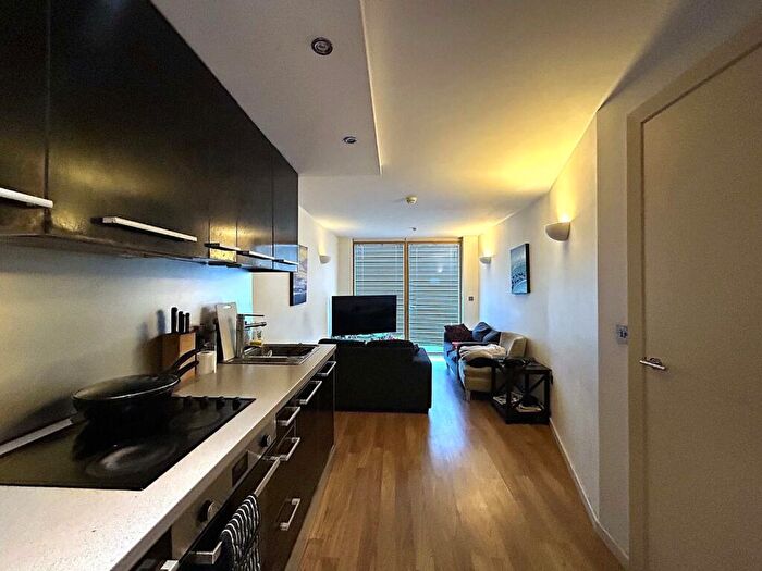 2 Bedroom Flat To Rent In Wellington Quarter West Point, Wellington Street, Leeds, LS1