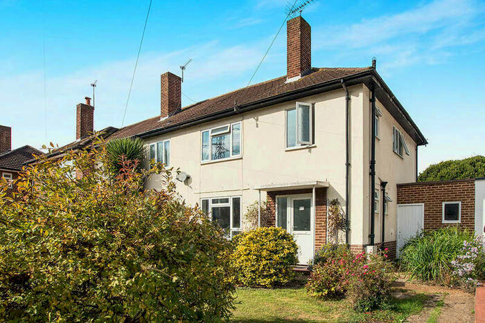 3 Bedroom Semi-Detached House To Rent In Sheephouse Way, KT3