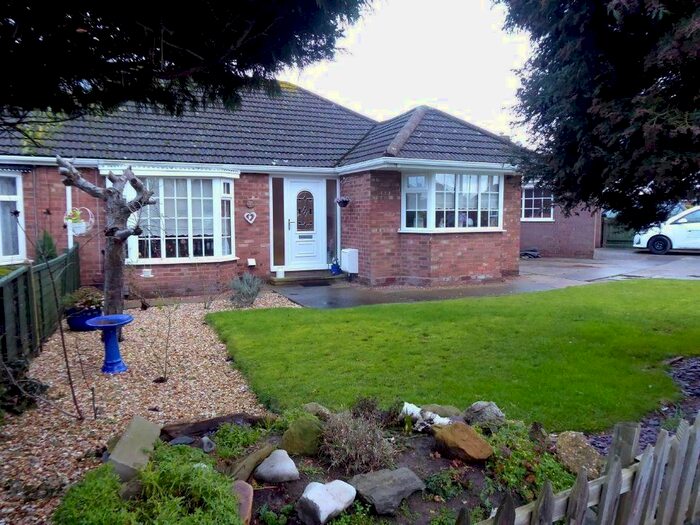 3 Bedroom Bungalow To Rent In Queen Elizabeth Road, Humberston, Grimsby DN36