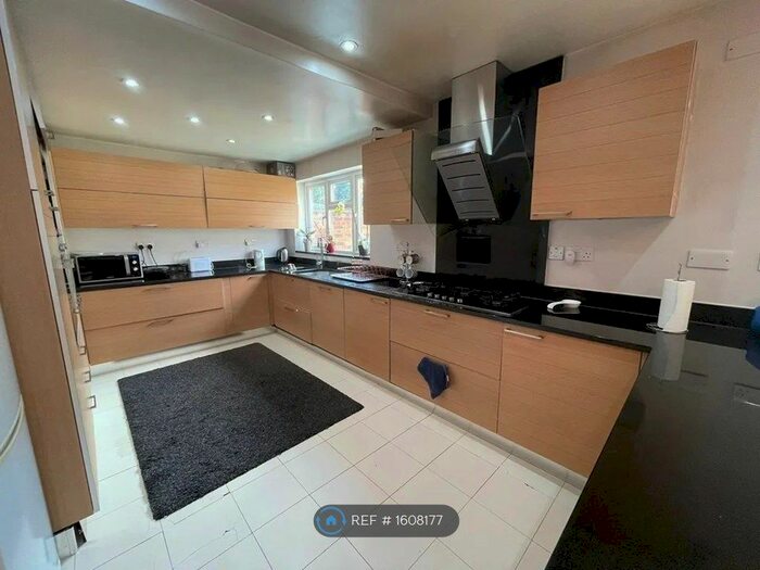 4 Bedroom Semi-Detached House To Rent In Beverley Gardens, Wembley, HA9