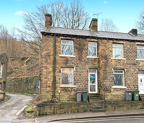 3 Bedroom End Terrace House For Sale In Manchester Road, Huddersfield, HD4