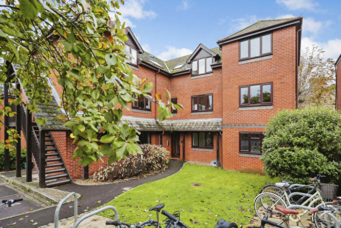 2 Bedroom Flat To Rent In Woodman Court, St Clements, OX4