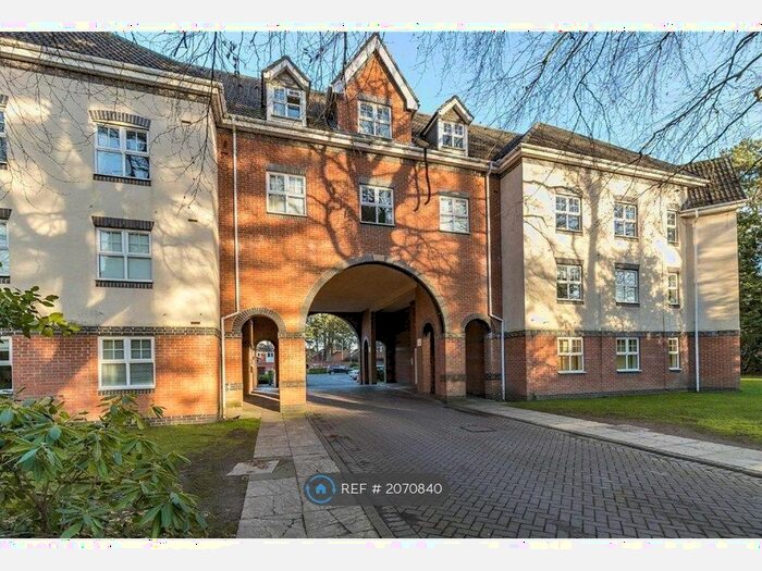 2 Bedroom Flat To Rent In Wood Court, Sale, M33