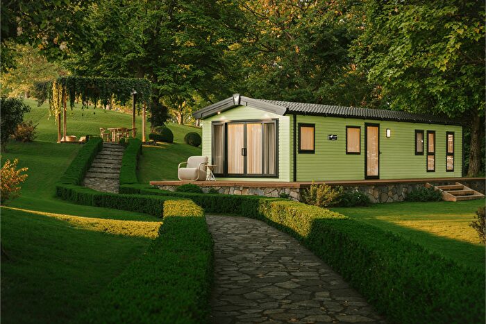 2 Bedroom Caravan For Sale In Townfoot, Ecclefechan, Lockerbie, Dumfries & Galloway, DG11