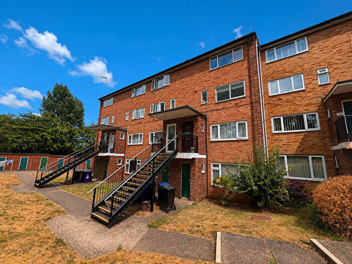2 Bedroom Maisonette To Rent In Shepherds Mead, Hitchin, SG5