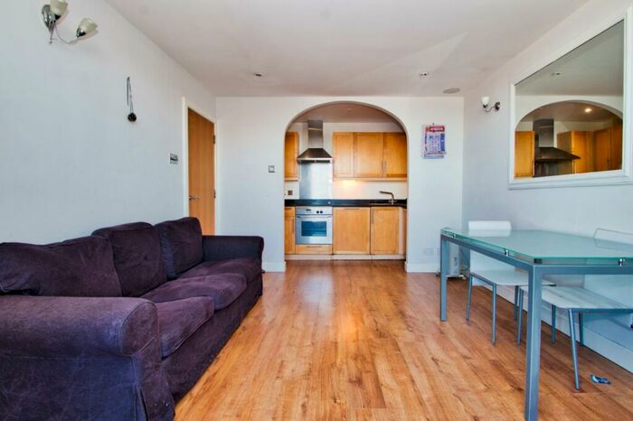 2 Bedroom Flat To Rent In Platinum House, Lyon Road, Harrow On The Hill, HA1