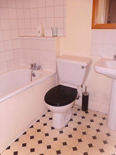 1 Bedroom Flat To Rent In Bacon Street, London, E2