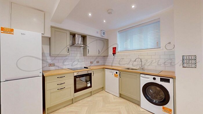 1 Bedroom Flat To Rent In Wellesley Court, Maida Vale, W9