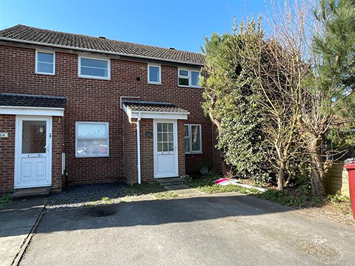 2 Bedroom Terraced House To Rent In Chatsworth Road, Chichester, PO19