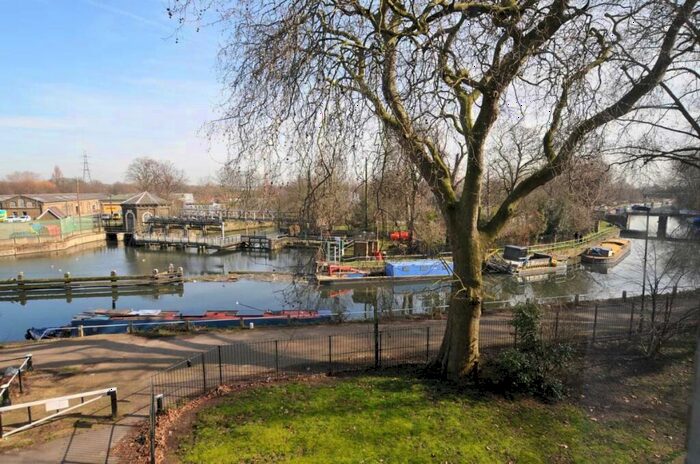 1 Bedroom Flat To Rent In Paradise Park, Leabridge Road, Clapton, E5