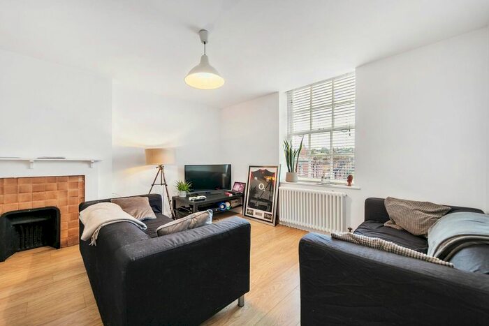 2 Bedroom Flat To Rent In Norwood Road, London, SE27