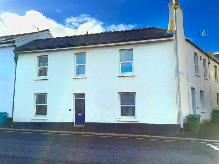 2 Bedroom End Of Terrace House To Rent In Commercial Road, Plymouth, PL4