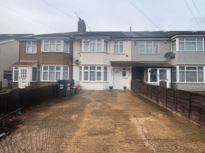 6 Bedroom Terraced House To Rent In Ash Grove, Hounslow, TW5