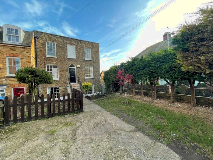 3 Bedroom Property To Rent In Vicarage Place, Margate, CT9