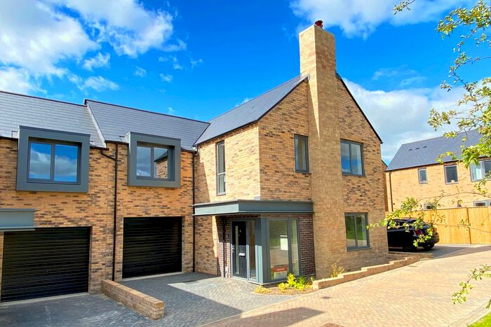4 Bedroom Semi-Detached House To Rent In Ryburn Mews, Harrogate, HG3