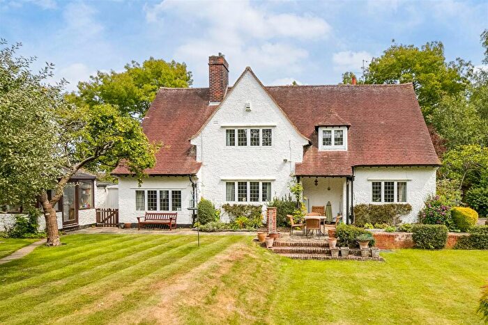 4 Bedroom Detached House For Sale In Willian Way, Letchworth Garden City, SG6