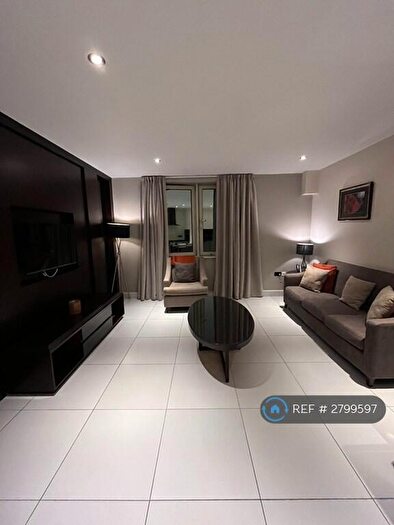 1 Bedroom Flat To Rent In Headrow Residence, Leeds, LS1