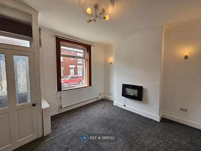 3 Bedroom Terraced House To Rent In Bredbury St, Oldham, OL9
