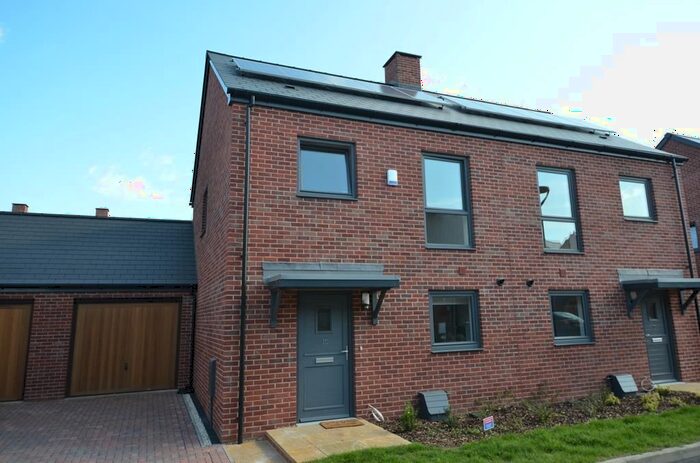 3 Bedroom Semi-Detached House To Rent In Fowler Way, Uxbridge, UB10