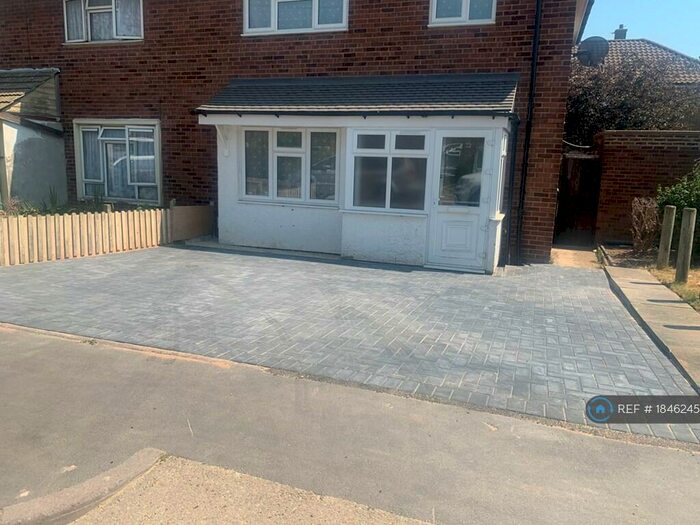 3 Bedroom Semi-Detached House To Rent In Blyth Avenue, Southend-On-Sea, SS3