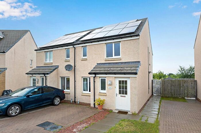 3 Bedroom Semi-Detached House For Sale In Chuckers Row, Wallyford, EH21